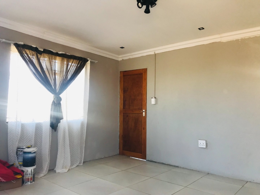 2 Bedroom Property for Sale in Bloemside 5 Free State